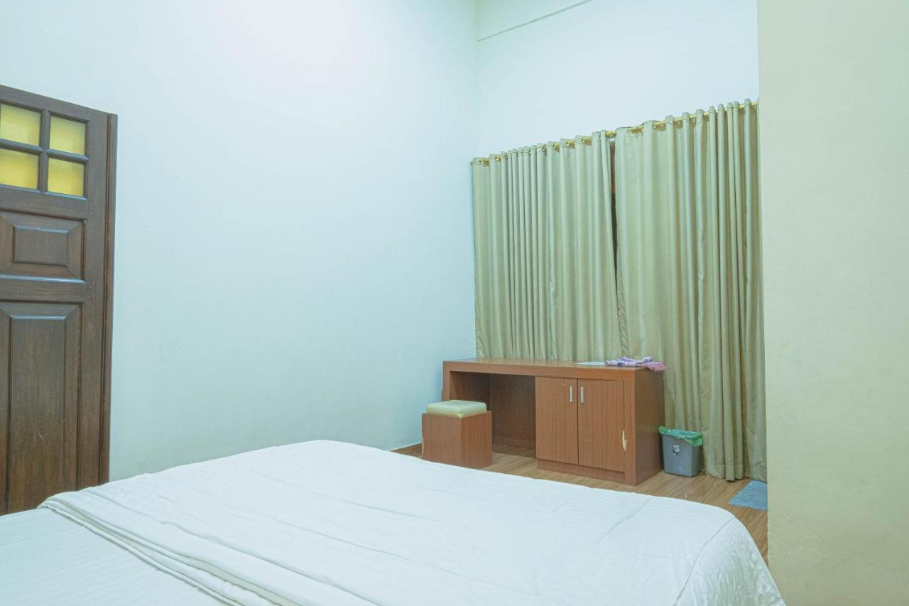 Kartika Syariah Guest House Surakarta  Exterior photo